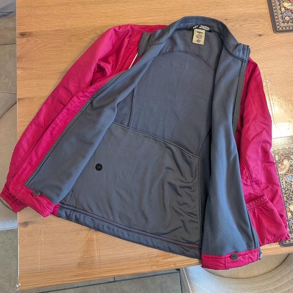 Louis Garneau Jacket - Picture 2 of 4